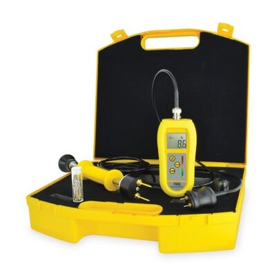 Moisture meter kit for craftsmen and professionals