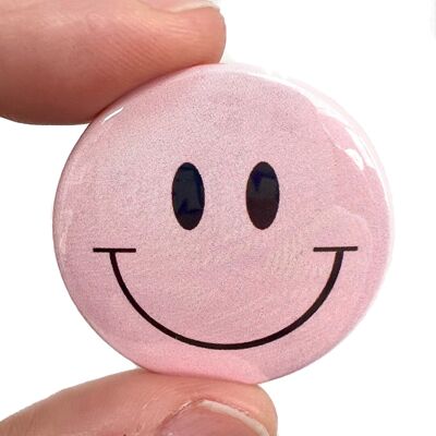 Distintivo di spilla pulsante smiley rosa