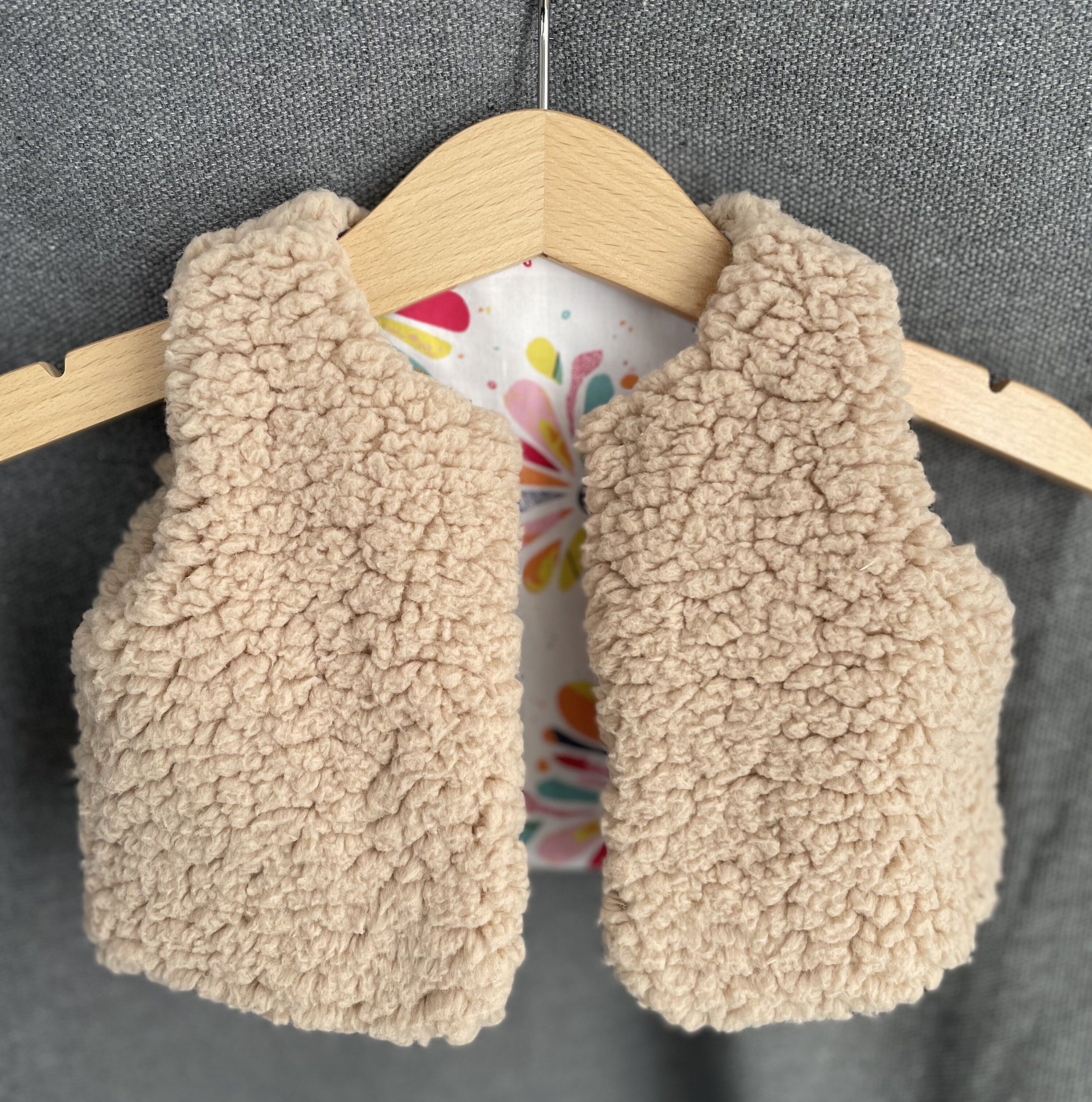 Kuschelige Babyweste – Cocoon Collection 🧸