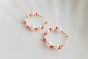 Rot-weiße Perlen-Creolen, vergoldet 2