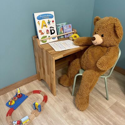 Oscar, the wooden kindergarten desk for children