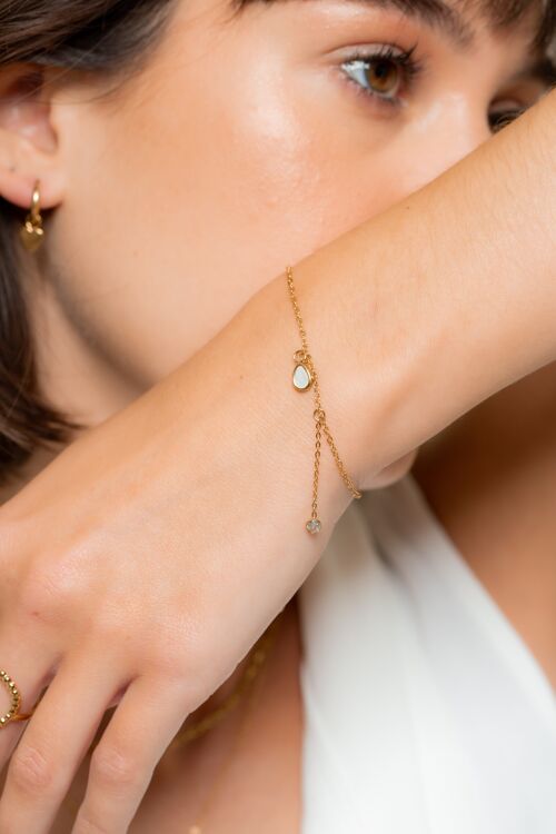 Bracelet pendentif goutte en nacre et chaîne avec strass
