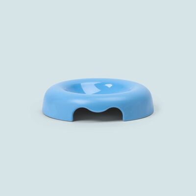 Design bowl with low edges for light blue cats