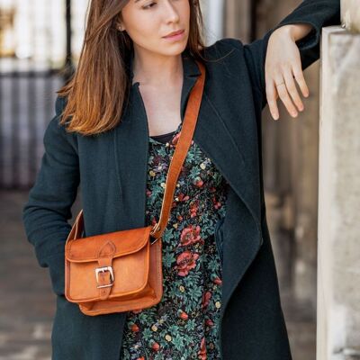 Brown genuine leather shoulder bag in vintage style for women, Leather shoulder handbag, Two-tone brown leather bag for women. SLIMI LOCK 1