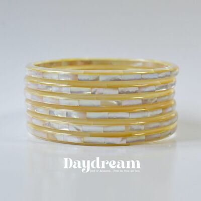 Pulsera rígida de nácar DAYDREAM - PERLA