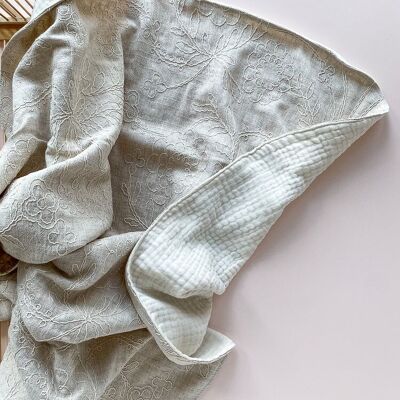 Muslin blanket / embroidered linen