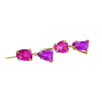 Boucles d'oreilles femme, longues en or, pendantes. de cristaux. Mode. Mariages, invités. Bijouterie d'imitation. fait à la main
