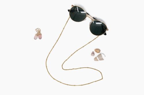 Dezente Goldene Brillenkette FIJI soleash®, Hochwertige Handarbeit, Zarte Kettenglieder mit Edelstahlperlen, Glänzende Farbe
