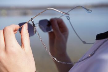Chaîne à lunettes en argent MALEDIVES soleash®, travail manuel de haute qualité, design coquillage, éclat de couleur unique 2