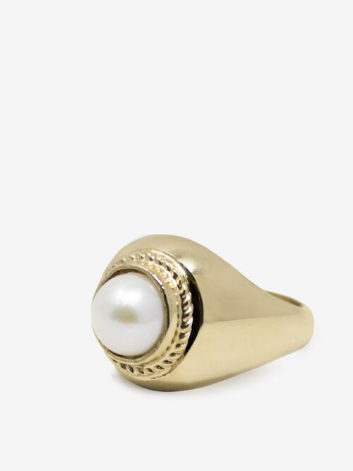Victoria Pearl Signet Ring