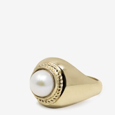 Victoria Pearl Signet Ring