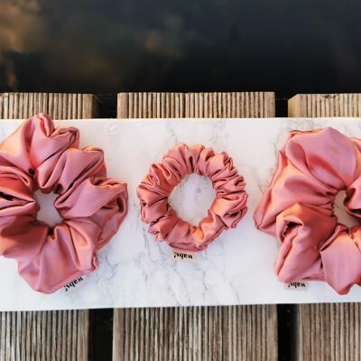 Dusty pink scrunchie