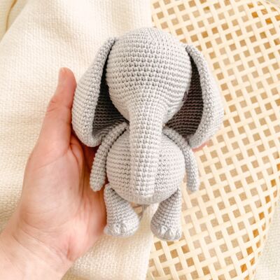 Elefante giocattolo all'uncinetto / Certificato UKCA-CE