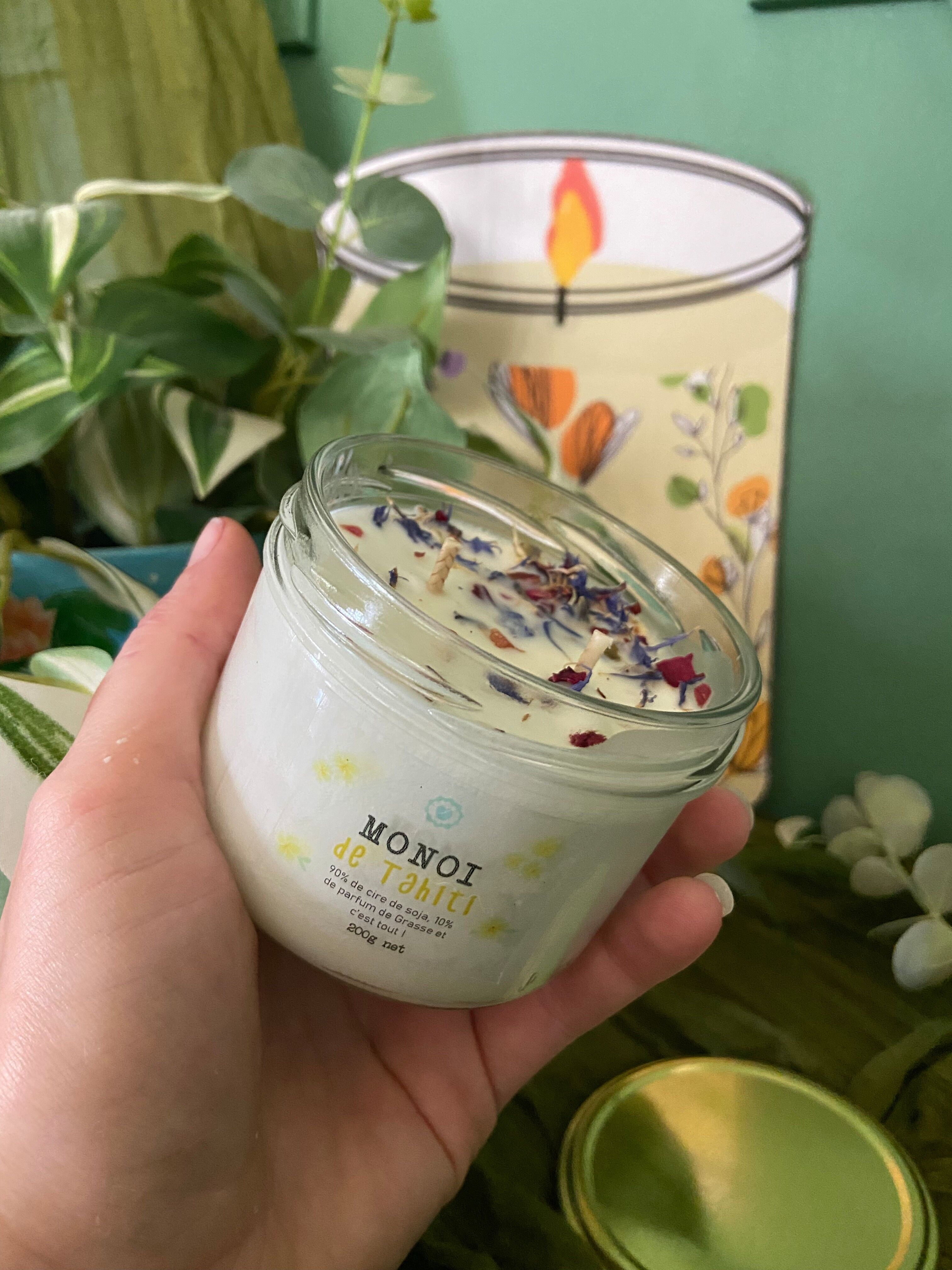 Monoi candle in soy wax & flower petals - 80g, 200g or 375g