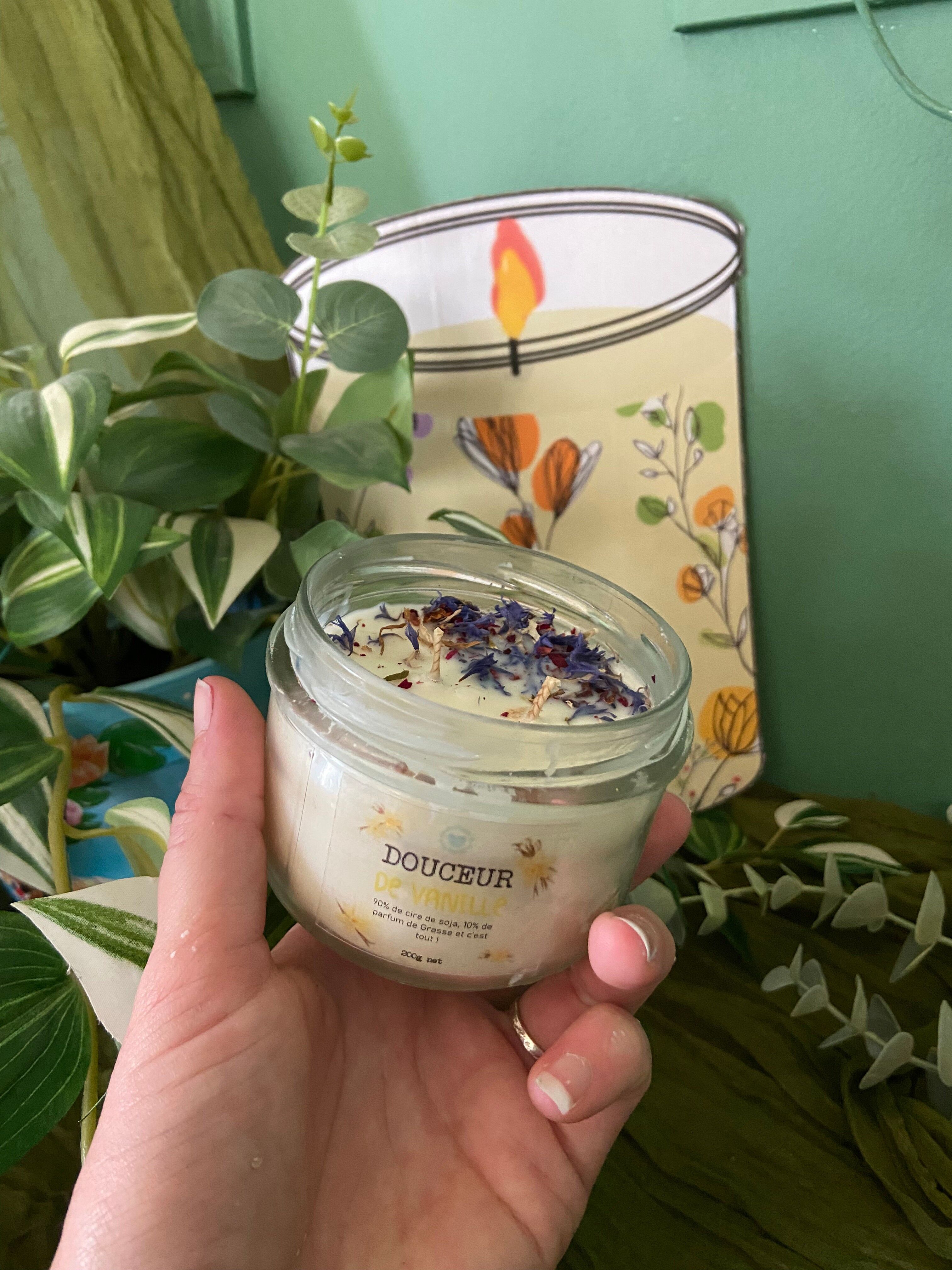 Vanilla candle in soy wax & flower petals - 80g, 200g or 375g