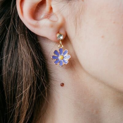 Boucles d'oreilles à tige faites à la main florales d'été en forme de marguerite violette avec zircon et fleur de soleil