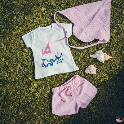 Baby girl's shorts and t-shirt set