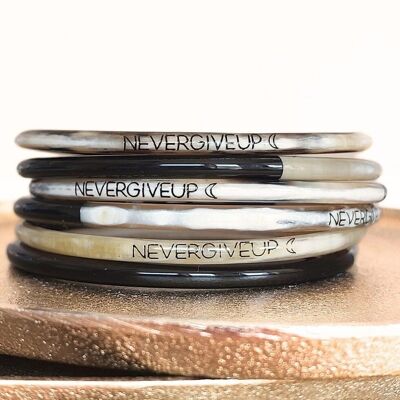 1 "NEVERGIVEUP" message bracelet - 3 mm black