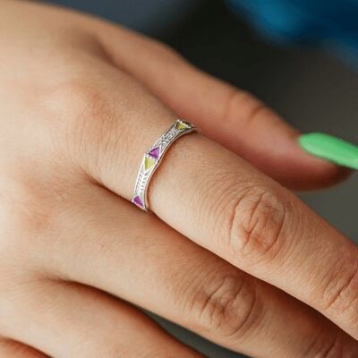 Ring aus 925er Silber, emailliert, bunt, geometrisch, schmal, gelb, lila