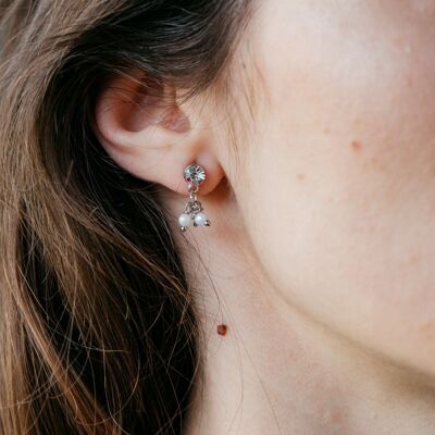 Boucles d'oreilles pendantes d'été en argent avec petite perle poth et zircon