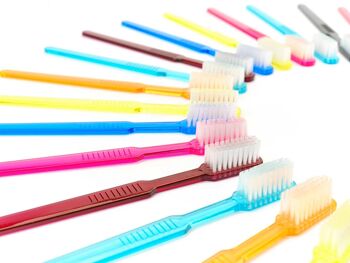 Compra dr. Cepillos de dientes desechables de Bauer con pasta de dientes  paquete de 100 AZUL al por mayor