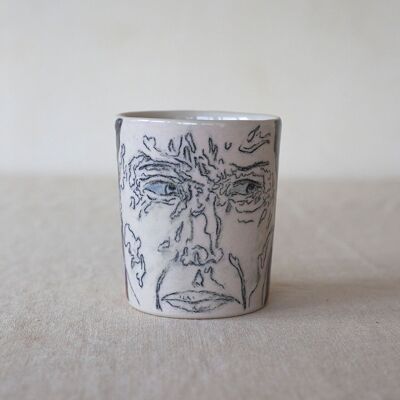Handbemalte Keramiktasse „Gesicht“