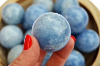 Sphère de Calcite Bleue (25mm - 40mm) 4