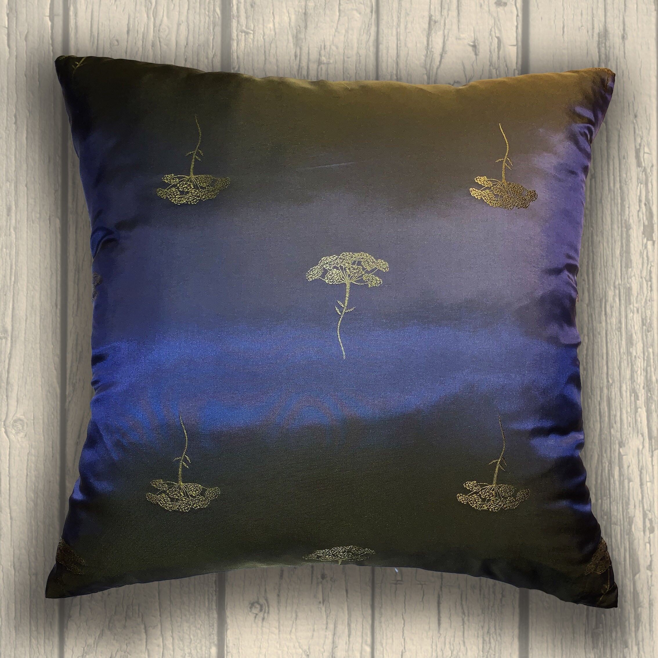 Cicuta – cuscino decorativo in raso