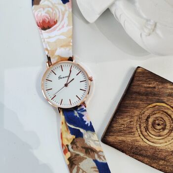 Montre-bracelet Genève pour femme avec imprimé floral bleu et tissu interchangeable 5