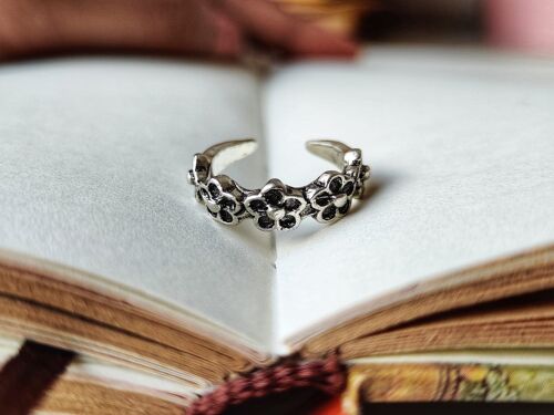 Adjustable Silver Plated Oxidised Bohemian Floral Toe Ring