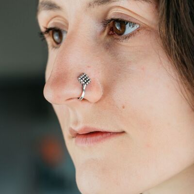 Pin de clip en la nariz sin perforar gitano tribal oxidado con puntos cuadrados antiguos