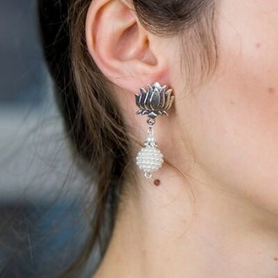Boucles d'oreilles pendantes pendantes florales à pampilles Boho avec perles blanches Lotus en argent