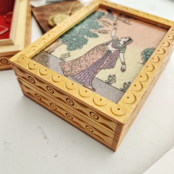 Boîte à bijoux de bibelot de sculpture sur bois vintage traditionnelle indienne faite à la main pour femmes 5