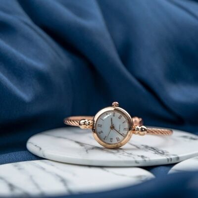 Reloj de pulsera ajustable con esfera blanca romana de acero inoxidable en oro rosa