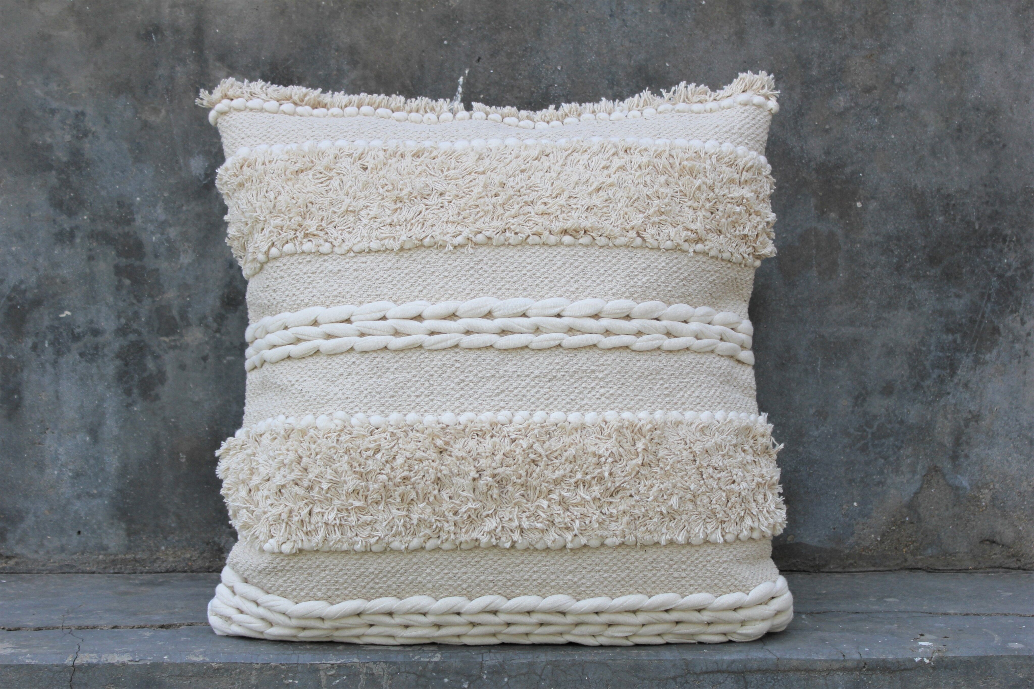 Housse de coussin naturelle et blanche tissée à la main