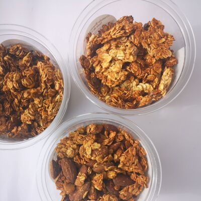 Homemade chocolate-coconut banana granola