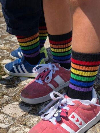 CHAUSSETTES À RAYURES POUR ENFANTS 2