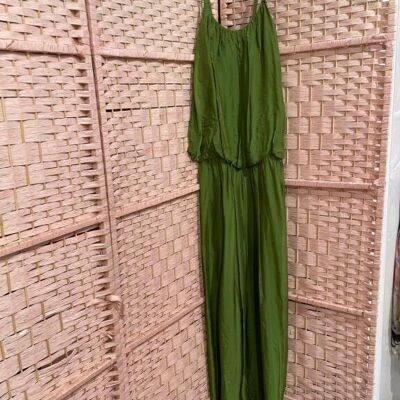 Belle robe longue en soie italienne pour femme. Plage d'été
