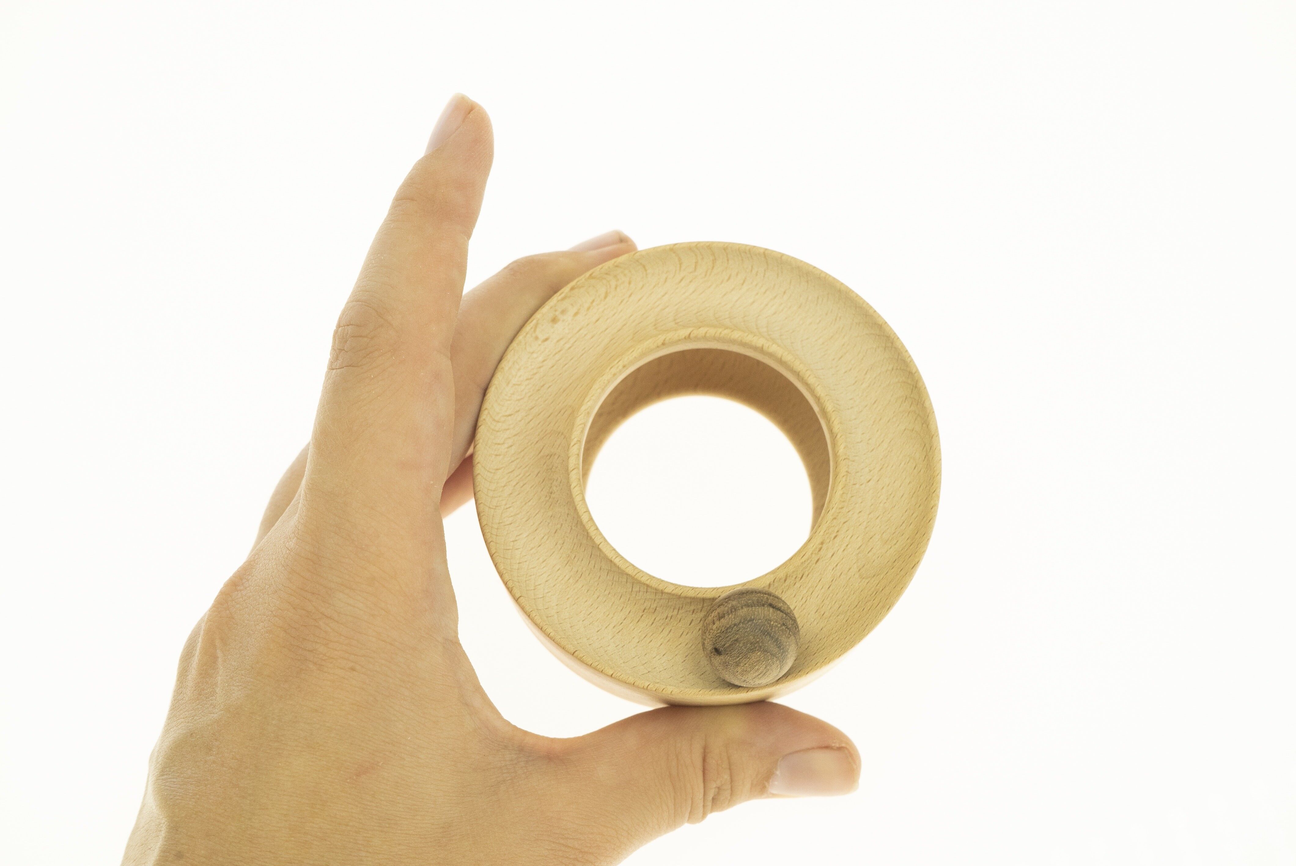 Holzkreis mit Kugeln für die Feinmotorik