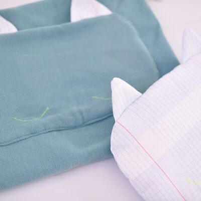 Green blanket kit and school pillow / white