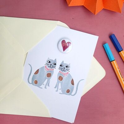 Staffordshire heart cats - Tarjeta de felicitación con insignia