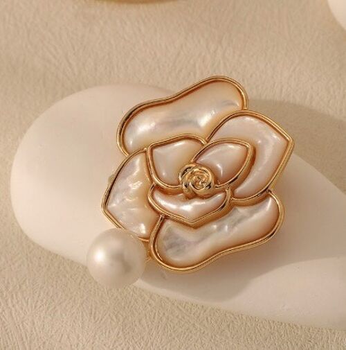 Elegant temperament handmade camellia natural mother-of-pearl brooch