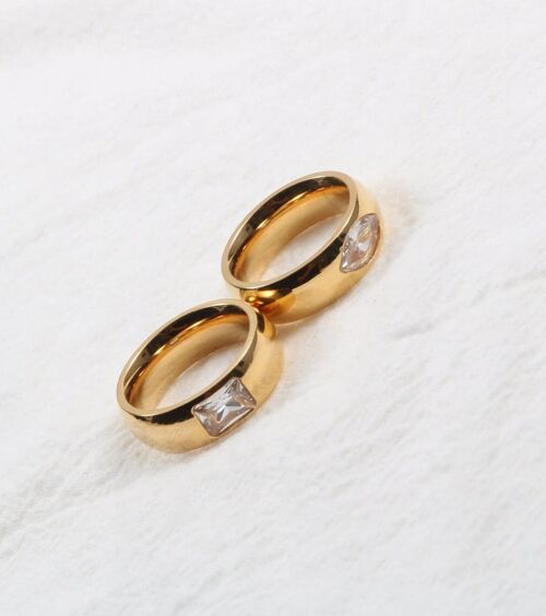 Gold Crystal Plain Gold Ring