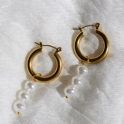 Tyra - Detachable Pearl Hoops