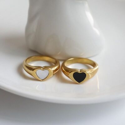 Mother of Pearl Shell & Onyx Heart Inlay Ring