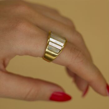 Stella - Bague tendance en nacre 5