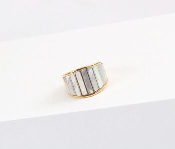 Stella - Bague tendance en nacre 6