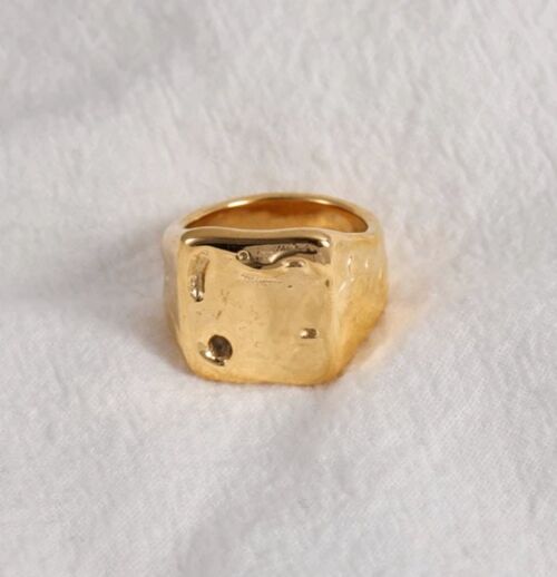 Jerome - Hammered Meteorite Gold Band