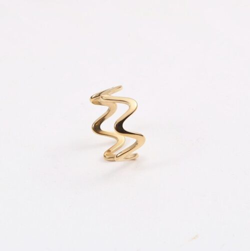 Lucca - Dainty Wave Stacking Ring in Gold