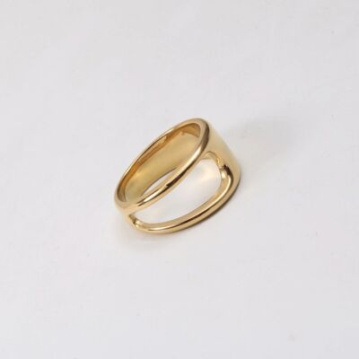 Annette - Cut Out Wide Gold Band Ring